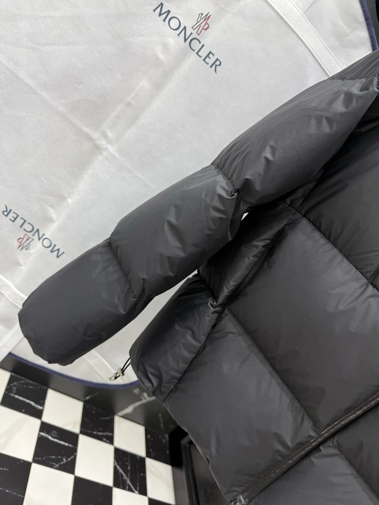 wg.luxury-- 7o9385r Down jacket white duck down item: E-F443J1227H